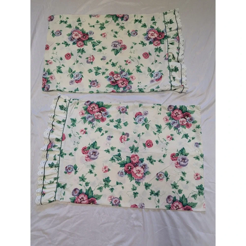 Waverly Garden Room Pretty Pansy Standard Pillowcase Eyelet Ruffles USA Set 2